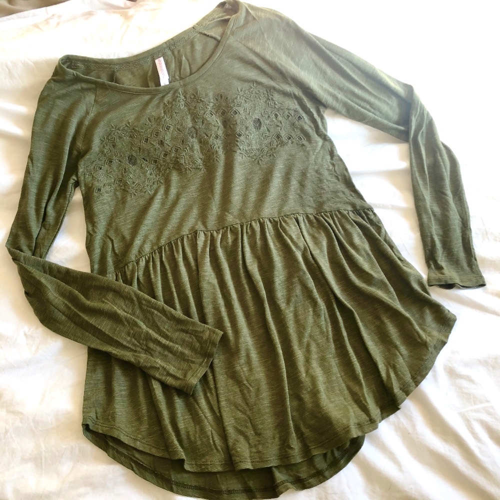 Green Long Sleeve Top
